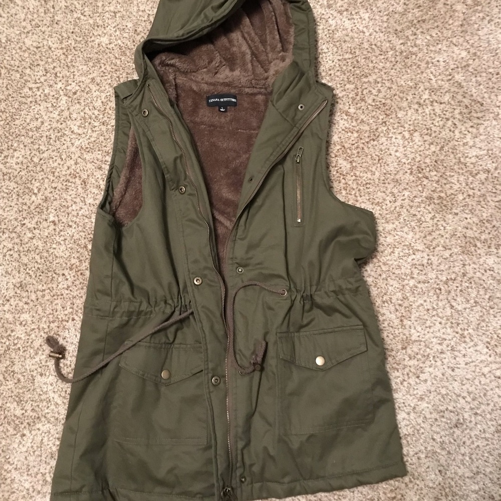 Zenana Outfitters faux fur lined forest green vest